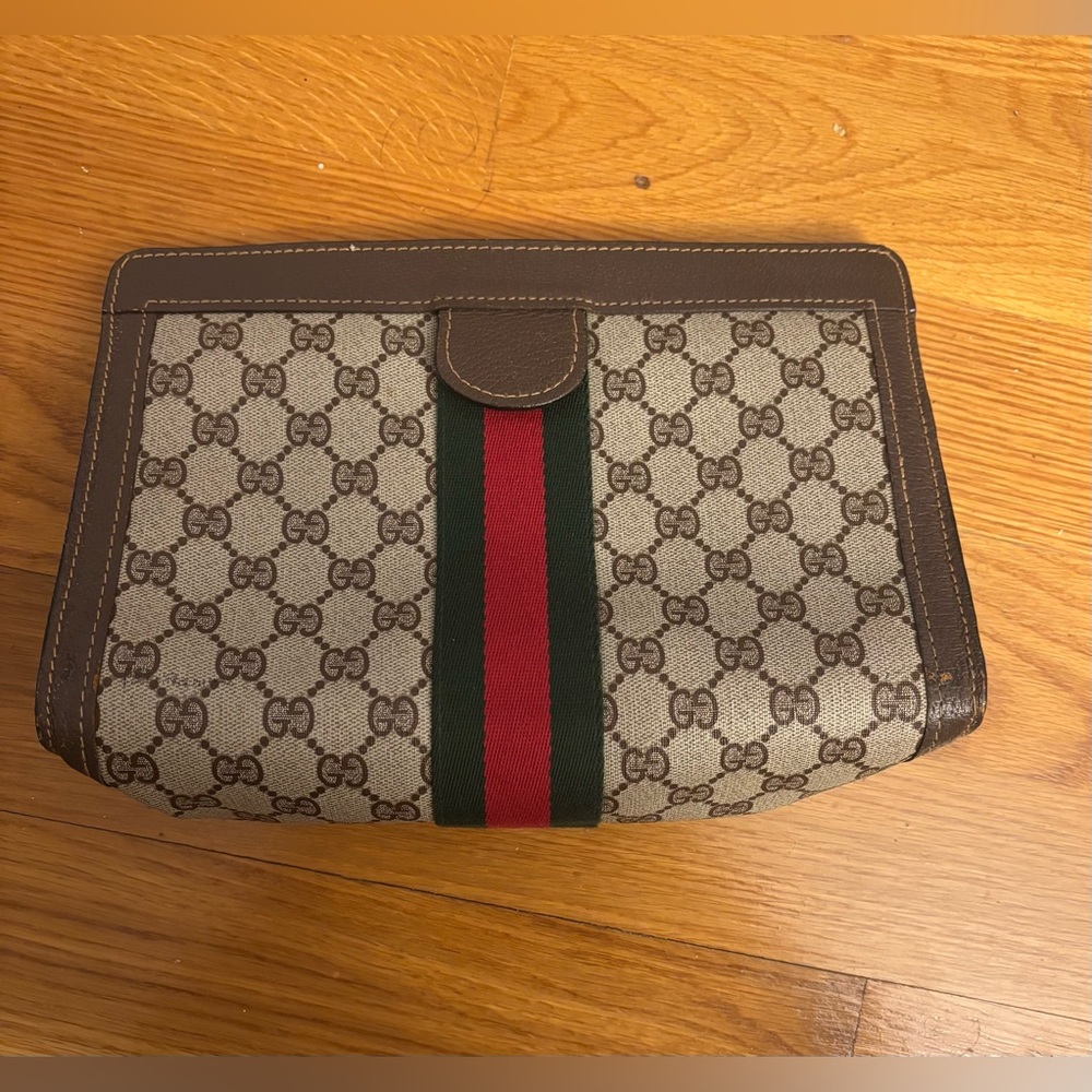 Vintage Gucci Parfums GG Supreme Canvas Toiletry Pouch with Green-Red Stripe - Picture 3 of 15